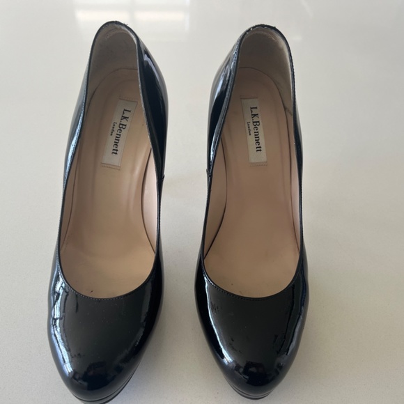 L.K. Bennett Sledge Black Patent Platform Court Heels Size 39 - Picture 10 of 11